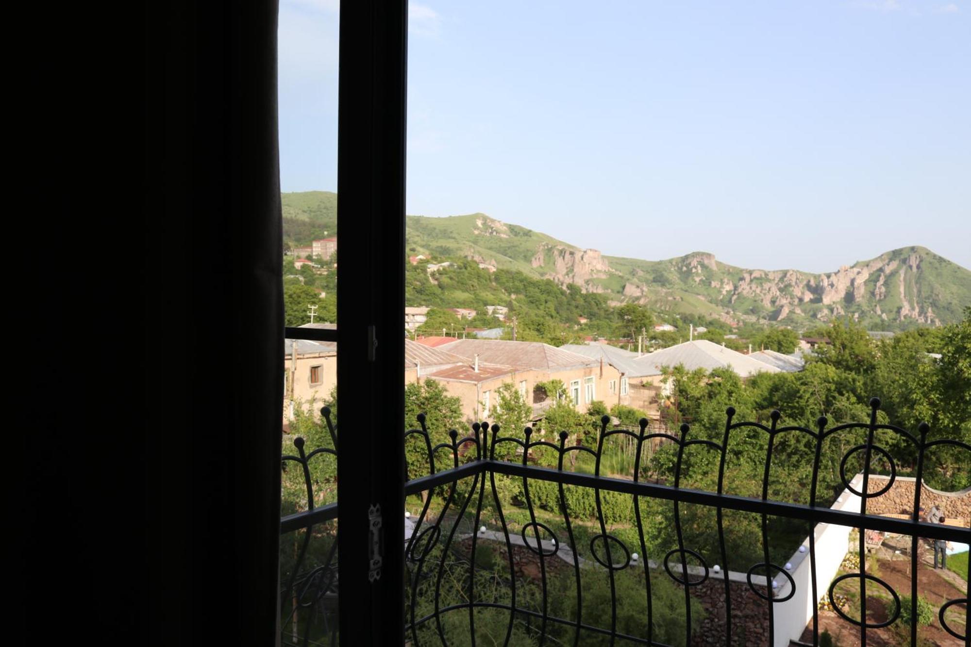 Redroof Country House Hotel Goris Exteriör bild