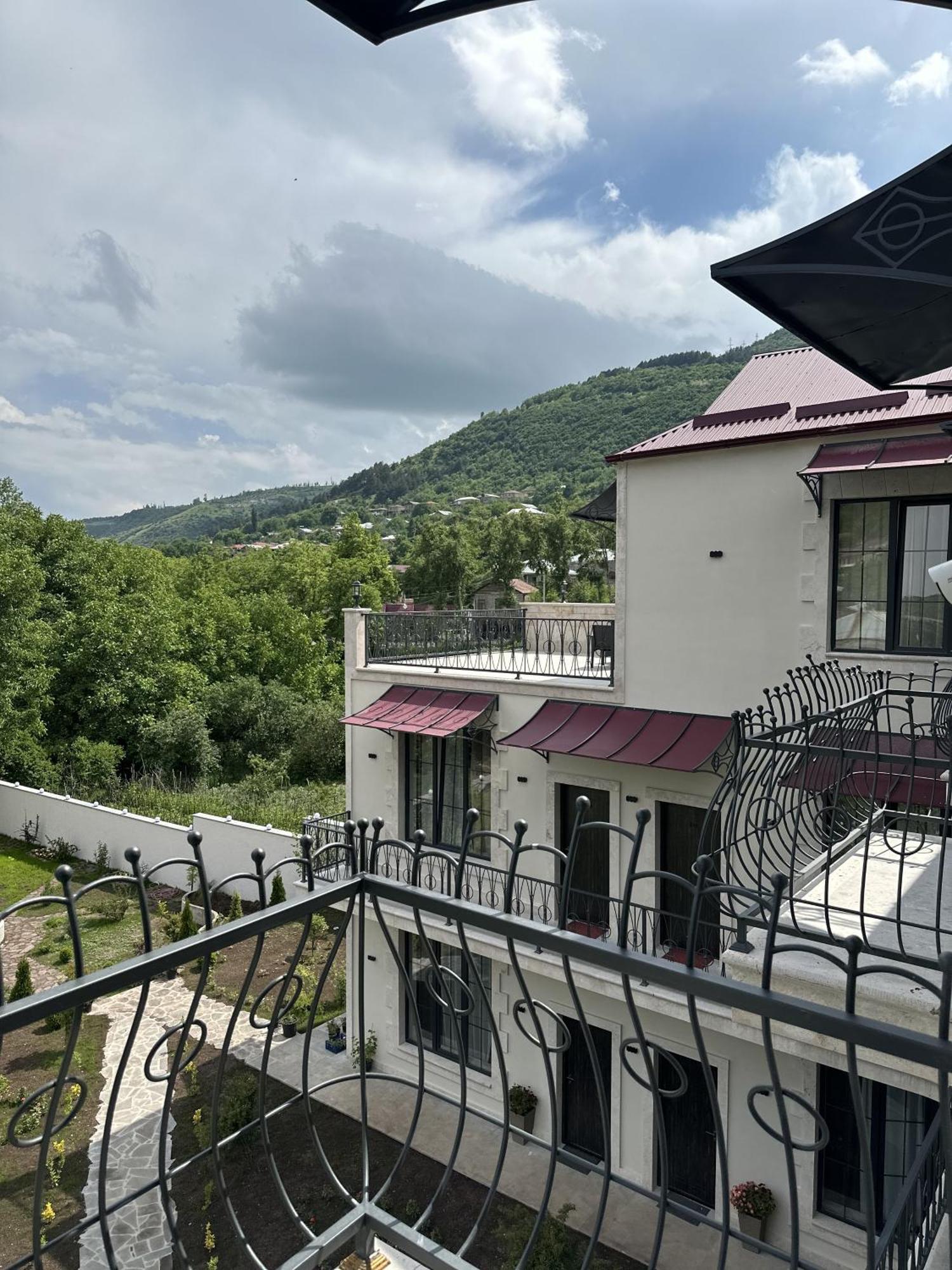 Redroof Country House Hotel Goris Exteriör bild