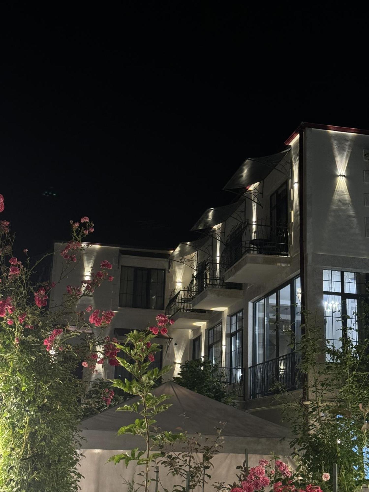 Redroof Country House Hotel Goris Exteriör bild