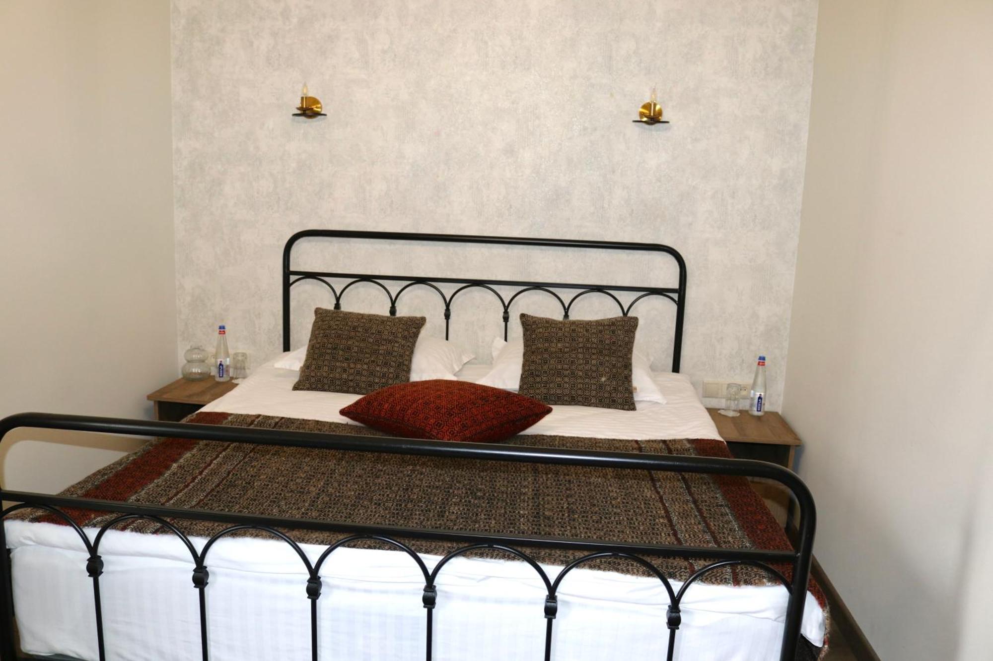 Redroof Country House Hotel Goris Rum bild